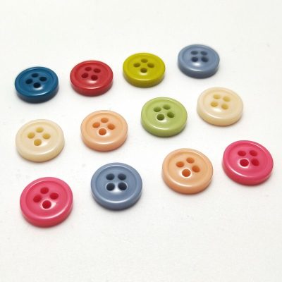 Resin polyester plastic buttons for children (4)